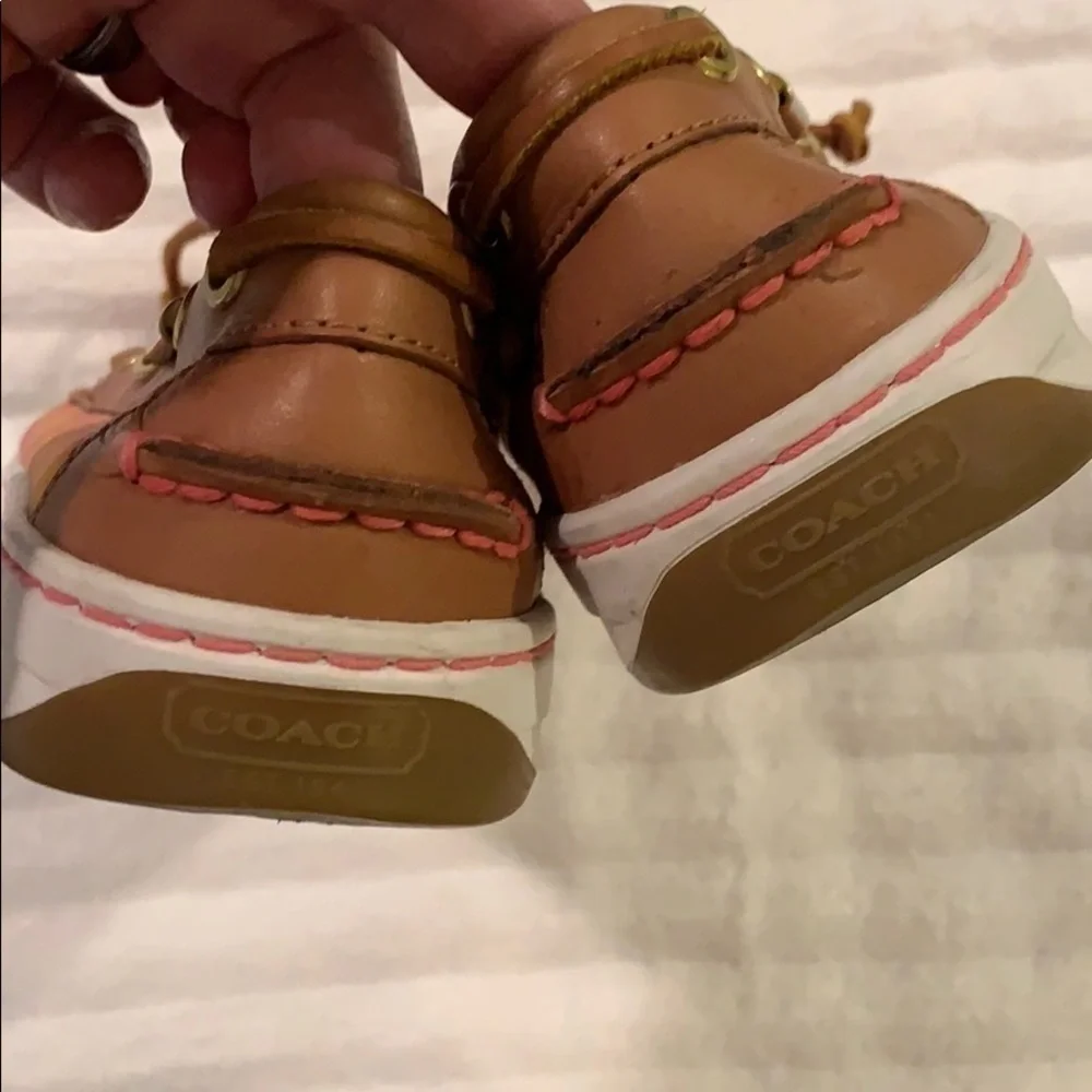 Coach Women’s top sliders. Size 9M. Fun colors!​​​​​​​​​​​​​​​​​​​​​​